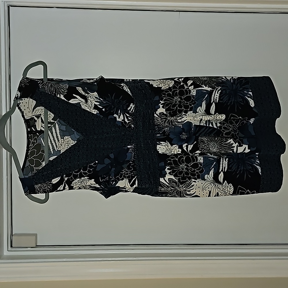 new directions Black and White Floral Sleeveless Blouse